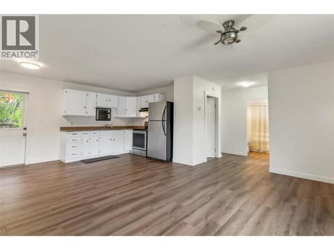Photo 7 of 3815 Okanagan Avenue, Mission Hill, Vernon