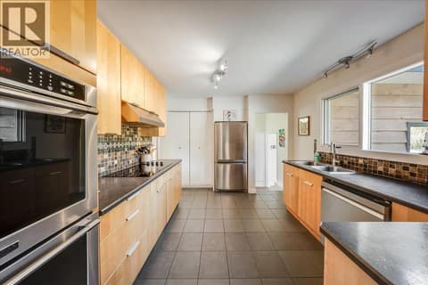 Photo 13 of 2603 Maple Crescent, Rossland