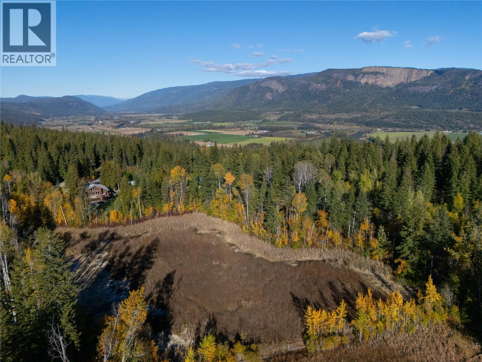 Photo 11 of 190 Twin Lakes Road, Enderby / Grindrod