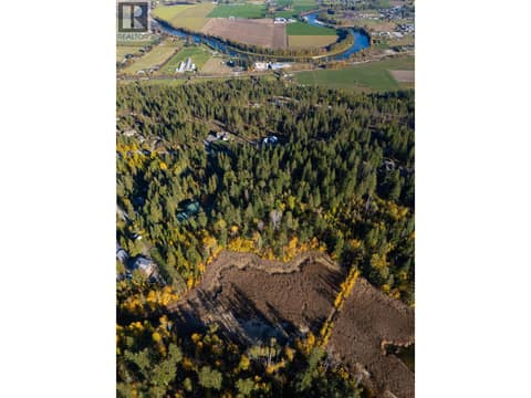 Photo 18 of 190 Twin Lakes Road, Enderby / Grindrod
