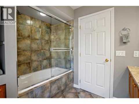 Upper level bathroom at 1988 Dewdney Road, McKinley Landing, Kelowna