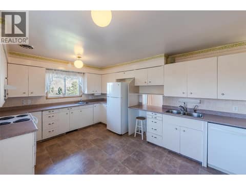 Photo 13 of 1574 Ridgedale Avenue, Columbia/Duncan, Penticton