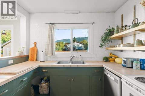 Photo 18 of 4311 25 Street, Harwood, Vernon