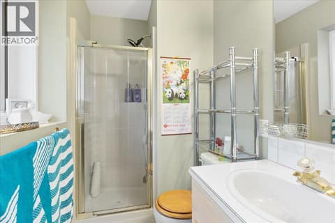 Ensuite at 4205 Wellington Drive, East Hill, Vernon