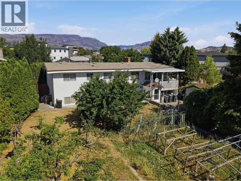 Photo 3 of 766 Coopland Crescent, Kelowna South