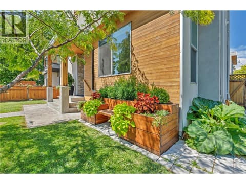 Photo 3 of 581 Churchill Avenue, Main North, Penticton