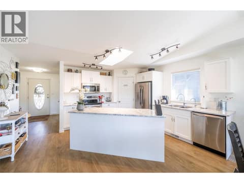 Photo 13 of 5021 5 Avenue, Swan Lake West, Vernon