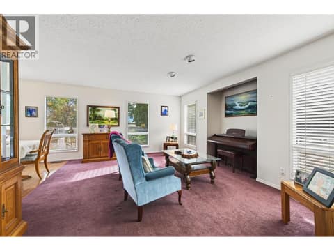 Photo 3 of 718 Driftwood Place, Westmount, Kamloops