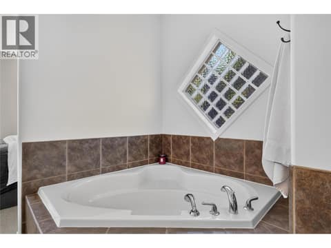 Photo 30 of 7079 Jasper Drive, Bella Vista, Vernon
