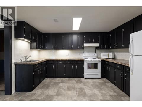 Main Home: In-law Suite at 152 Lindsay Road, Middleton Mountain Vernon