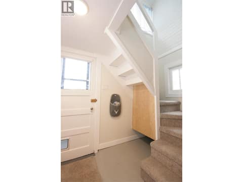 Photo 5 of 960 Nicola Street, South Kamloops