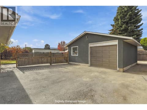 Photo 37 of 1239 10th Street, North Kamloops