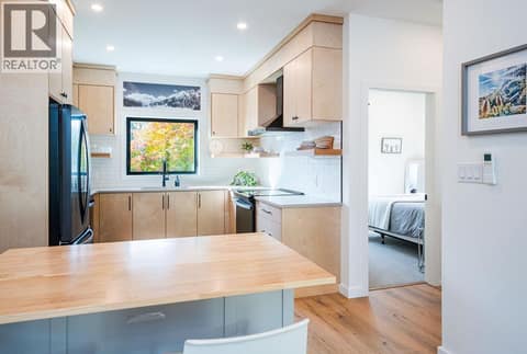 Photo 12 of 711 Olynyk Road, Revelstoke