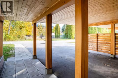Photo 4 of 711 Olynyk Road, Revelstoke
