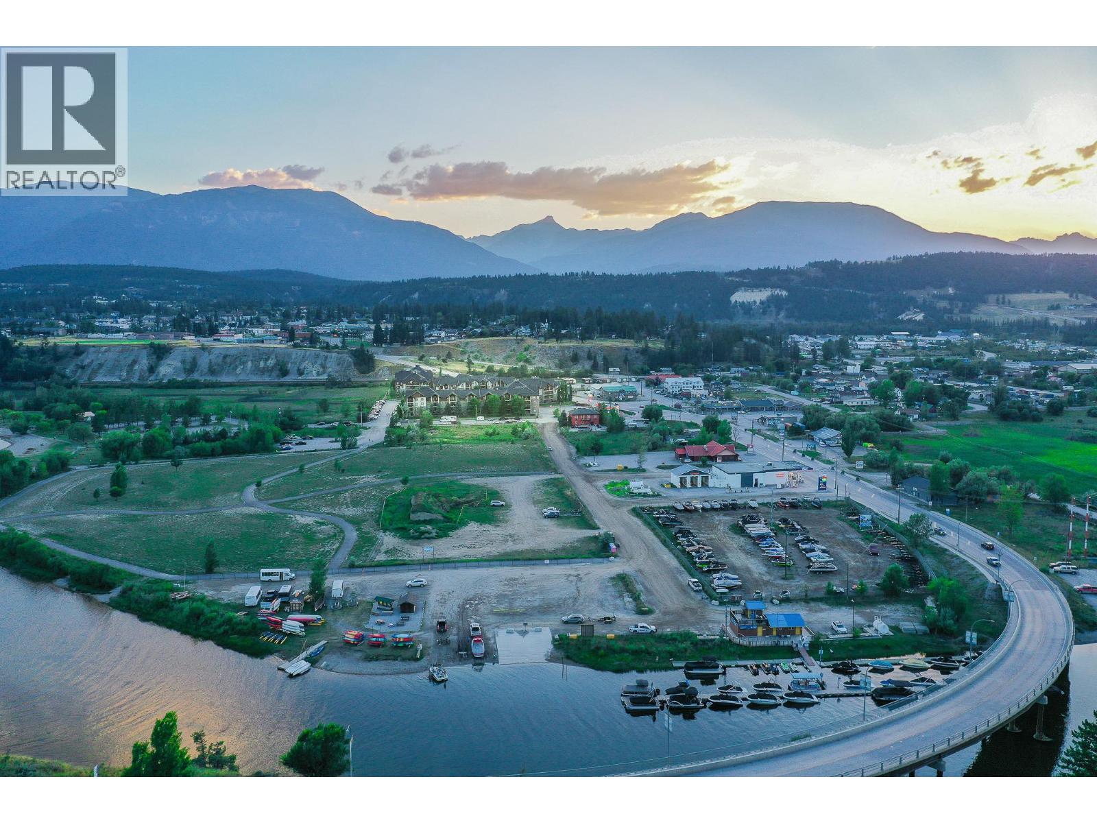 Photo 42 of 205 THIRD Avenue Unit# 2114, Invermere