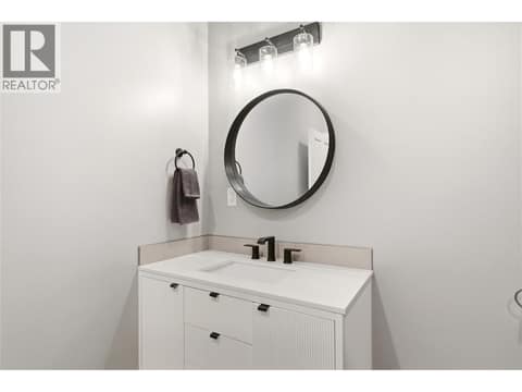 Downstairs Inlaw Full Bathroom at 1030 Skeena Drive, Dilworth Mountain, Kelowna