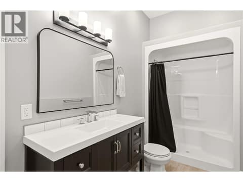 Legal Suite Ensuite at 1030 Skeena Drive, Dilworth Mountain, Kelowna
