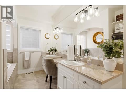 Primary Ensuite at 1030 Skeena Drive, Dilworth Mountain, Kelowna