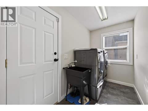 Photo 15 of 979 Regent Crescent, Aberdeen, Kamloops