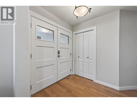 Photo 2 of 979 Regent Crescent, Aberdeen, Kamloops