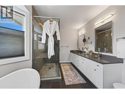 Photo 22 of 979 Regent Crescent, Aberdeen, Kamloops