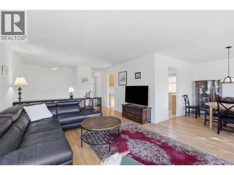 Photo 10 of 1923 Gladstone Drive, Sahali, Kamloops