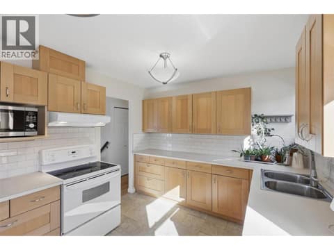 Photo 14 of 1923 Gladstone Drive, Sahali, Kamloops