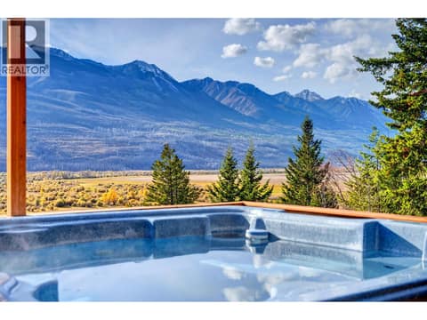 Hottub at 2405 95 Highway, South Hwy 95, Golden