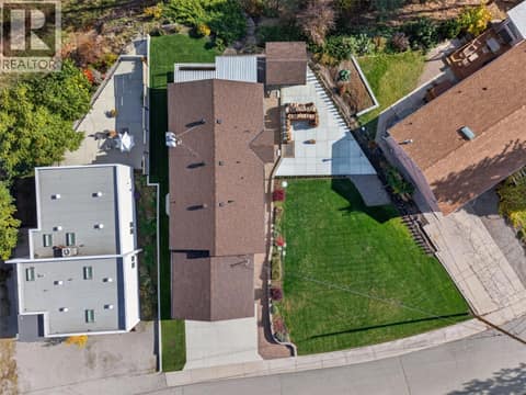 Photo 3 of 10836 DUNHAM Crescent, Main Town, Summerland