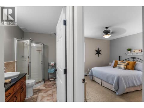 Bath  adjacent to bed 4 at 6450 Meadowland Crescent S, Barnhartvale, Kamloops
