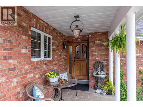 Front entry at 6450 Meadowland Crescent S, Barnhartvale, Kamloops