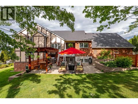 Side yard 2 at 6450 Meadowland Crescent S, Barnhartvale, Kamloops
