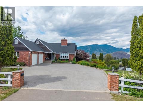 Spacious driveway at 6450 Meadowland Crescent S, Barnhartvale, Kamloops