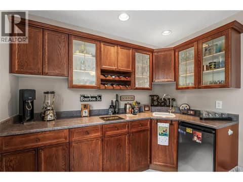 Wet bar 2 at 6450 Meadowland Crescent S, Barnhartvale, Kamloops