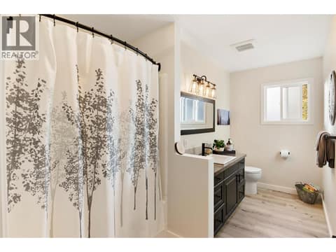 Upstairs - Full Bathroom at 1669 Hiob Road, Revelstoke