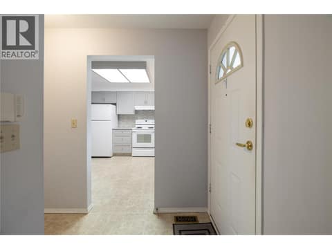 Photo 12 of 3900 27 Avenue Unit# 2, Westmount, Vernon