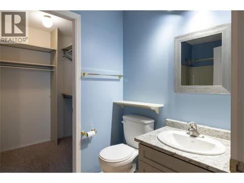 4 piece ensuite with updated vanity at 3900 27 Avenue Unit# 2, Westmount, Vernon