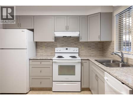 Updated kitchen at 3900 27 Avenue Unit# 2, Westmount, Vernon
