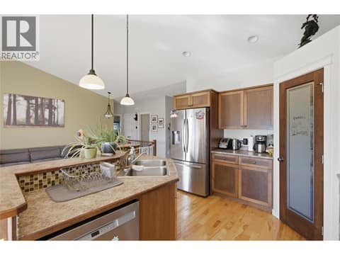 Photo 11 of 2060 Grasslands Boulevard, Batchelor Heights, Kamloops