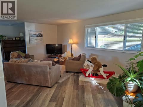 Photo 5 of 4306 36th Avenue, Osoyoos