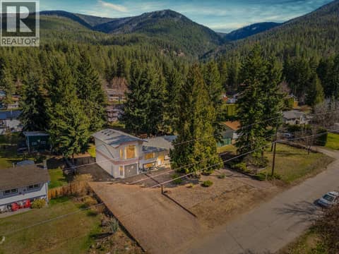 Photo 1 of 3419 Larch Drive, Armstrong/ Spall.