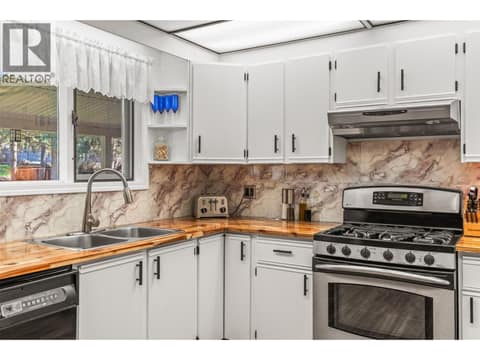 Photo 18 of 3419 Larch Drive, Armstrong/ Spall.