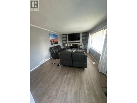 Photo 23 of 1151 Selkirk Avenue N, North Kamloops