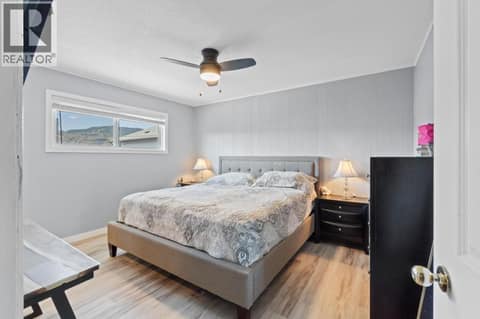 Photo 3 of 1151 Selkirk Avenue N, North Kamloops
