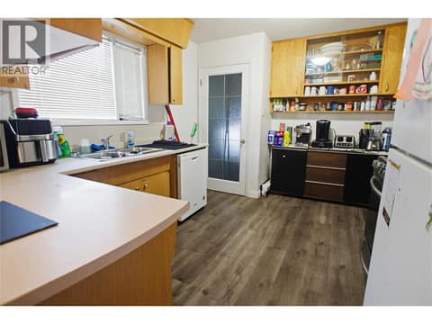Photo 2 of 682 Alberni Avenue, North Kamloops