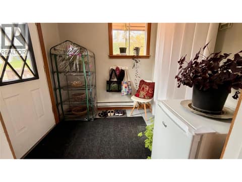 Photo 11 of 1380 QUEEN Street, Rossland