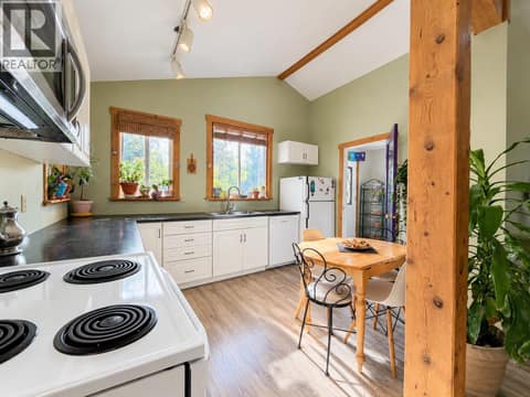 Photo 13 of 1380 QUEEN Street, Rossland