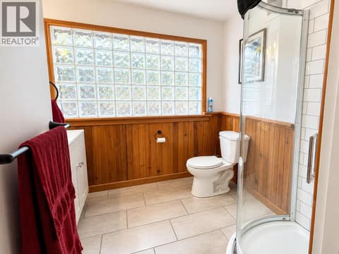 Suite Bathroom at 1380 QUEEN Street, Rossland