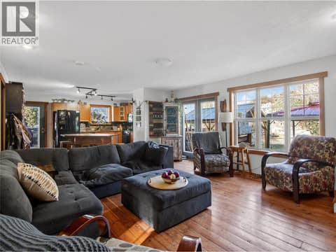 Photo 11 of 961 Robinson Avenue, Naramata Village