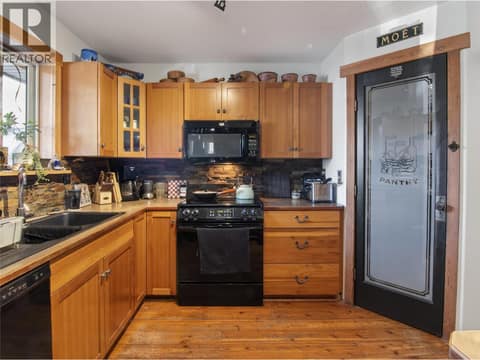Photo 4 of 961 Robinson Avenue, Naramata Village
